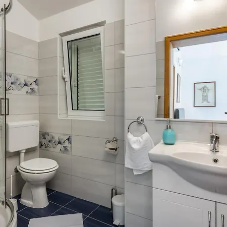 Apartman Pet Friendly In With Wifi Kampor
