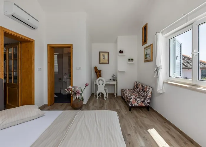 Pet Friendly In Kampor